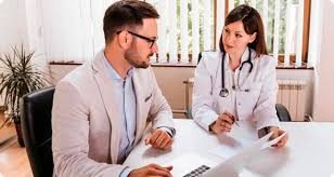 Alta dirección en salud pública y hospitales.